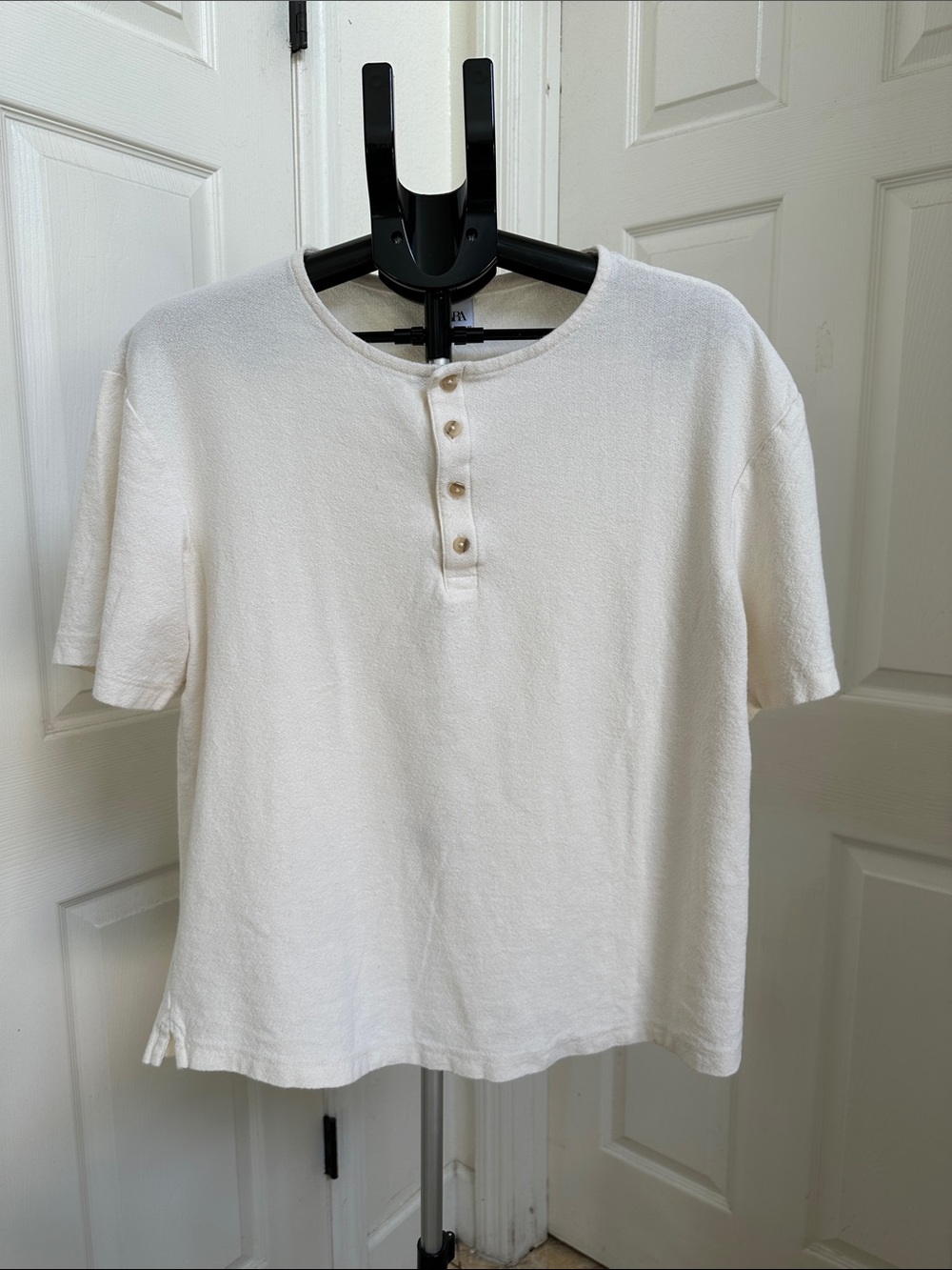 Zara Men’s Regular Fit Oyster-White Textured Knit Henley T-Shirt Size L